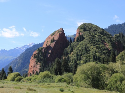 Jety Oguz Gorge